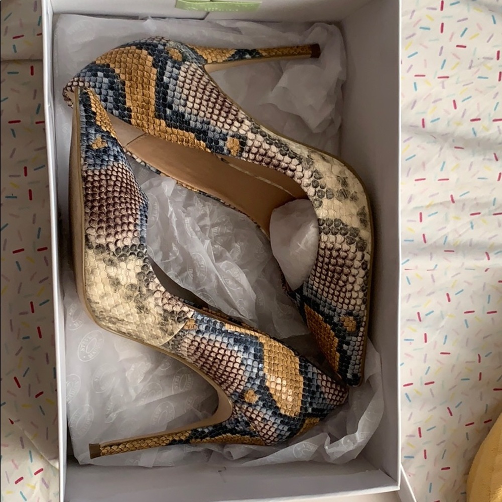 Daisie Multi Snake Steve Madden shoes